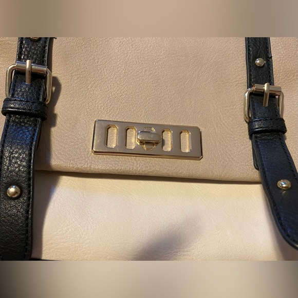 Call it spring purse with long strap - Picture 7 of 8